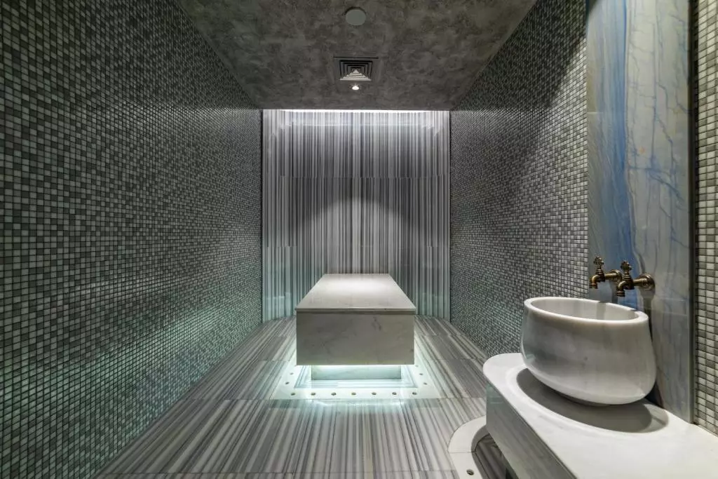 حمام ترکی هتل آکرا تی یو آی بلو سنسیتوری